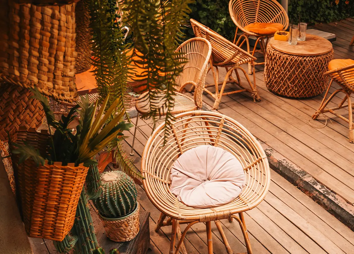Natural textures, shaping relaxed outdoor spaces